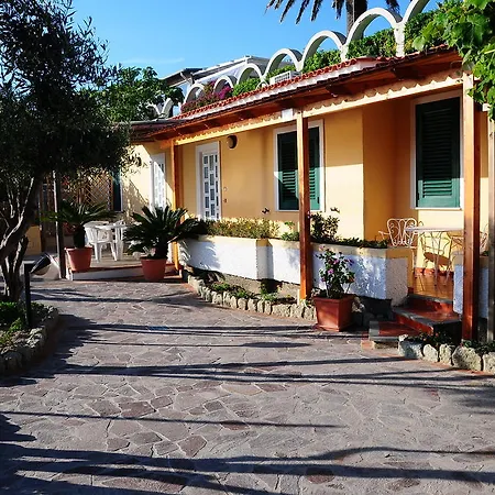 Aparthotel Giardino Del Sole 2*