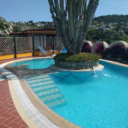 アパートホテル Giardino Del Sole 4*